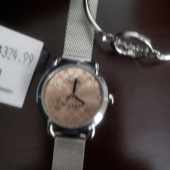 Watch - Picture 3 of 5